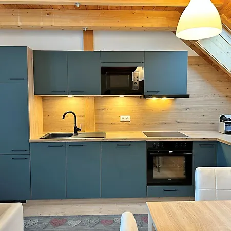 Ski-to-door Pistenblick Apartment *